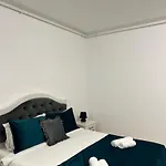 Mensa Διαμέρισμα *